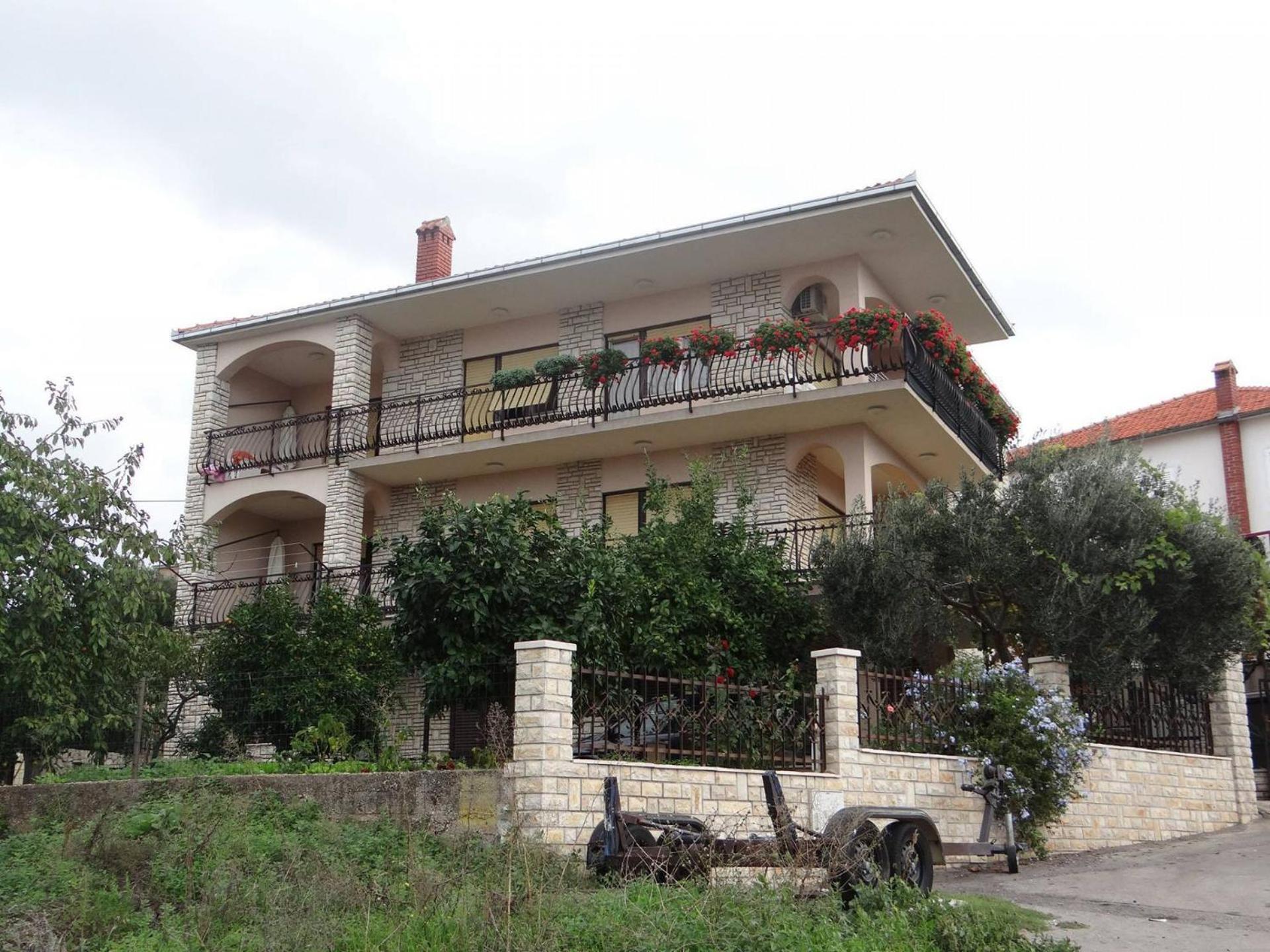 Apartment Bareta Trogir Extérieur photo